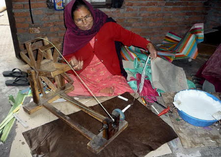 Spinning lokta twine